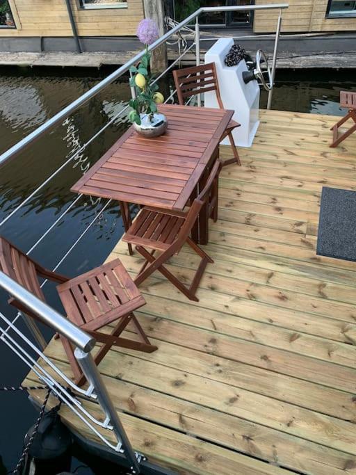 兹瓦茨勒伊斯Unique New Houseboat Moored 4公寓 外观 照片