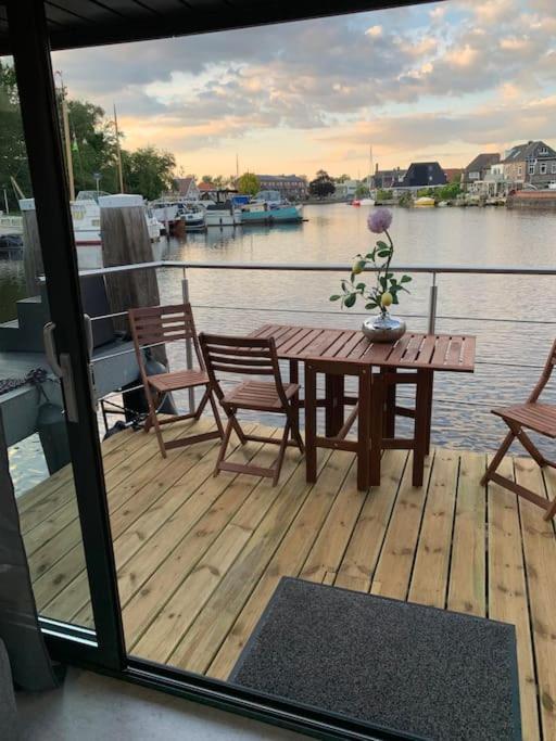 兹瓦茨勒伊斯Unique New Houseboat Moored 4公寓 外观 照片